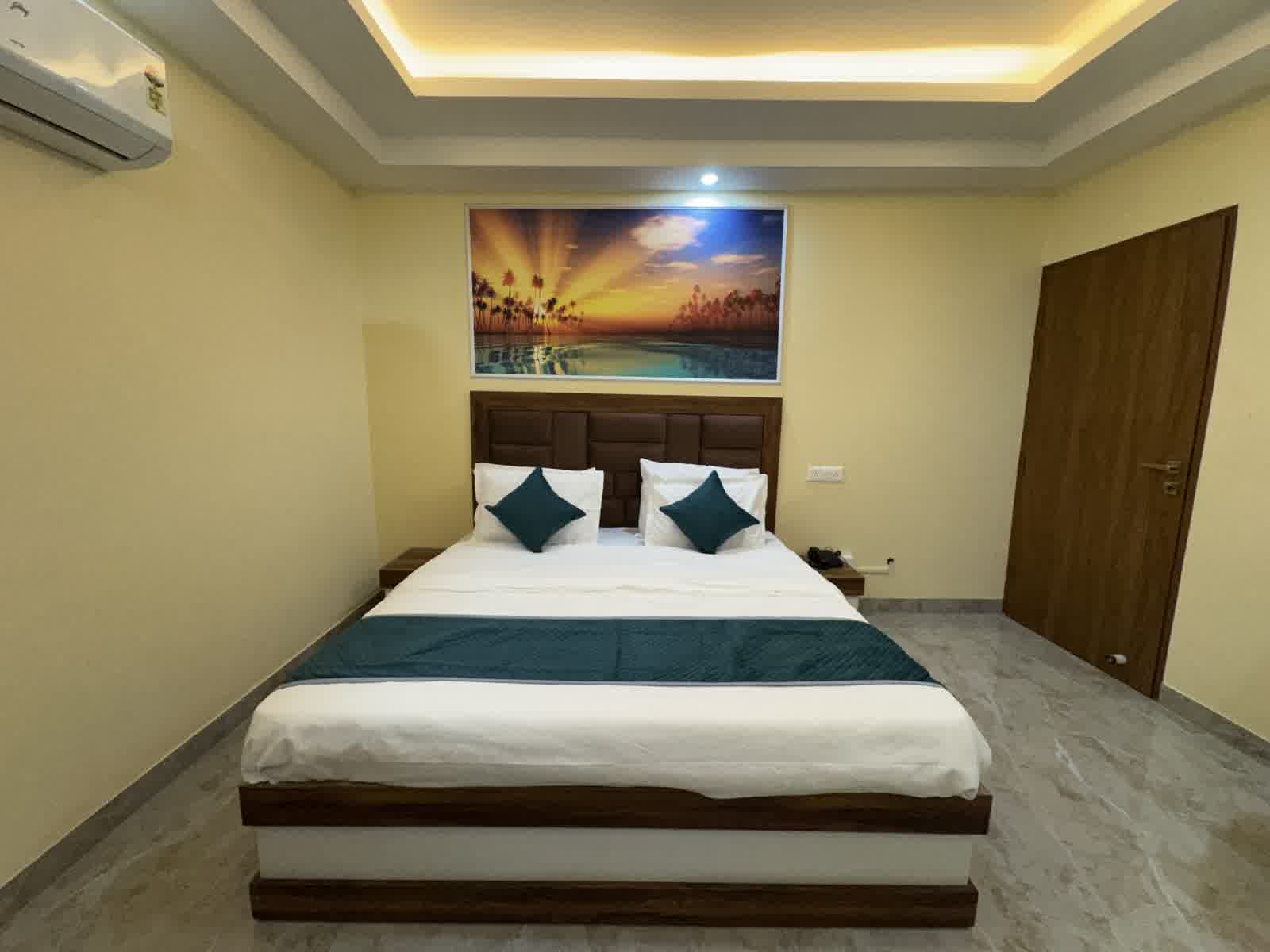 Hotel Shiwalik Grand